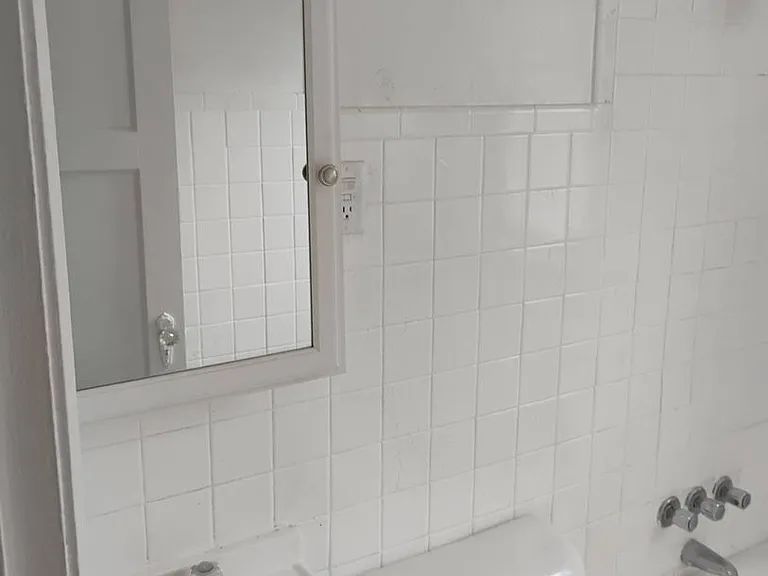 238 E Beechwood Ave — Photo 29