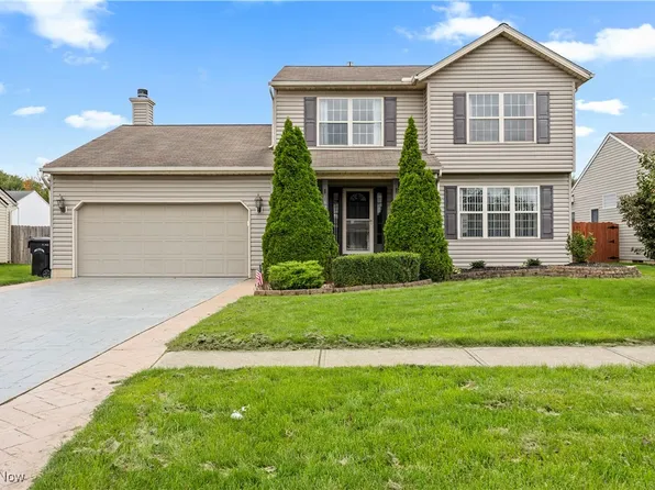 621 Oakdale Cir, Elyria, OH 44035