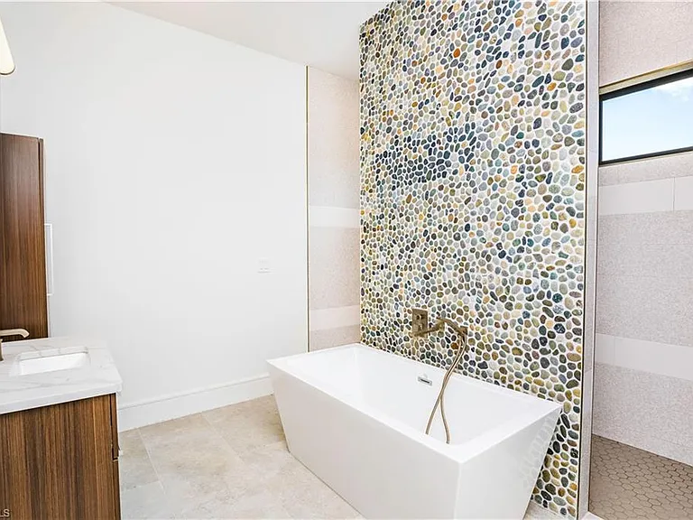 231 Legacy Ct — Photo 31