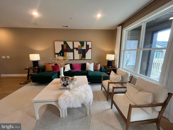 4921 Longmire Way Unit 123, Chantilly, VA 20151