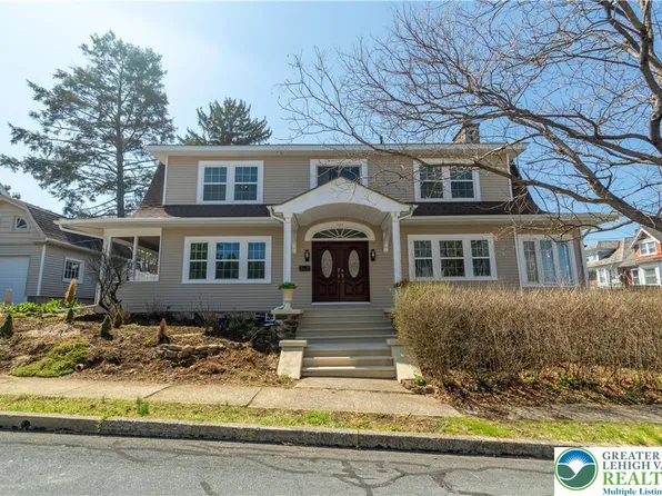 498 Norway Pl, Fountain Hill, PA 18015