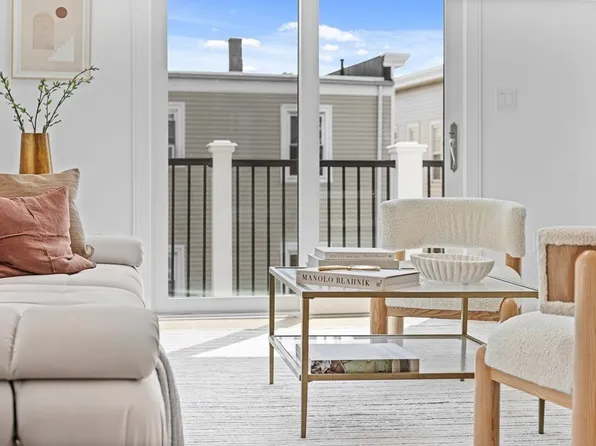 67 Merriam St #2, Somerville, MA 02143