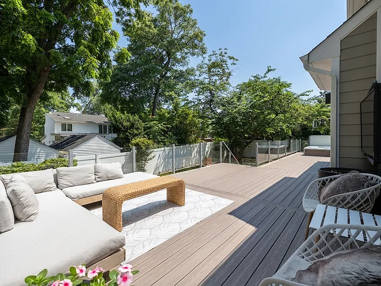 509 S Highland St — Photo 30
