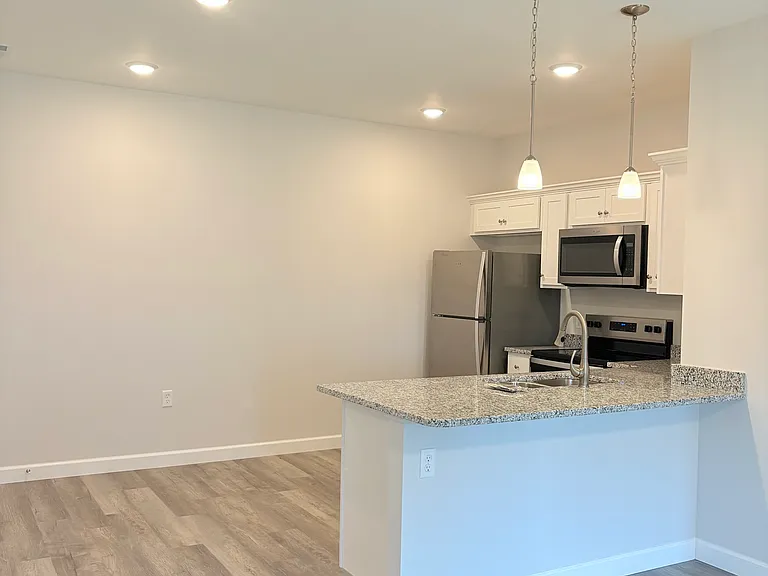 332 Hillview Mills Blvd — Photo 5