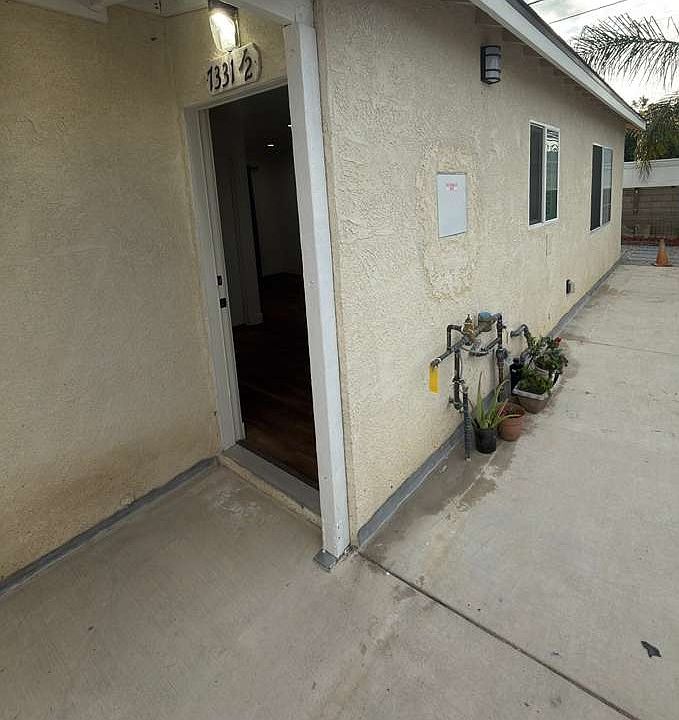 1st image of 7331 1/2 Kraft Ave