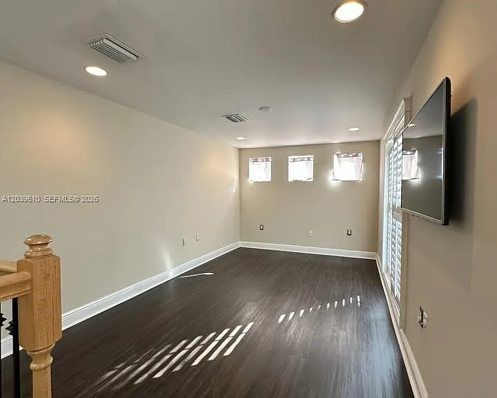 409 SW 5th St #1 — Photo 10
