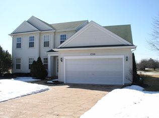 1396 Oakland Cir, North Aurora, IL 60542