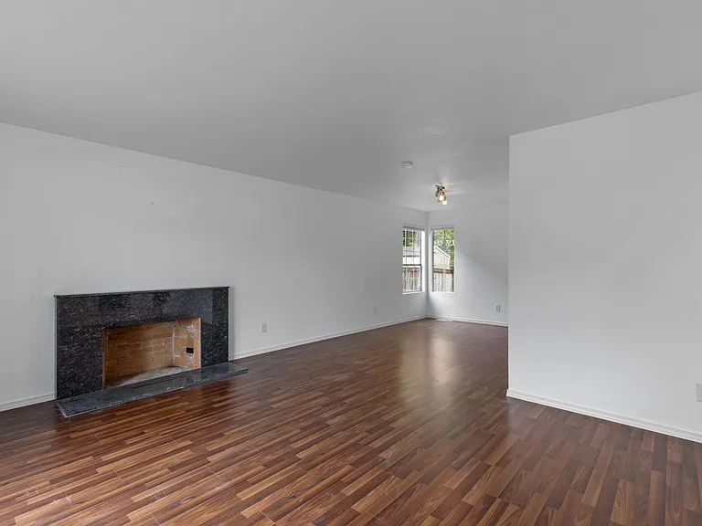29021 13th Ave S — Photo 2