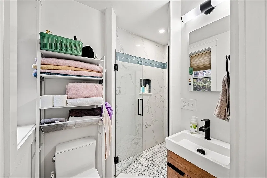 31 Irving St — Photo 4