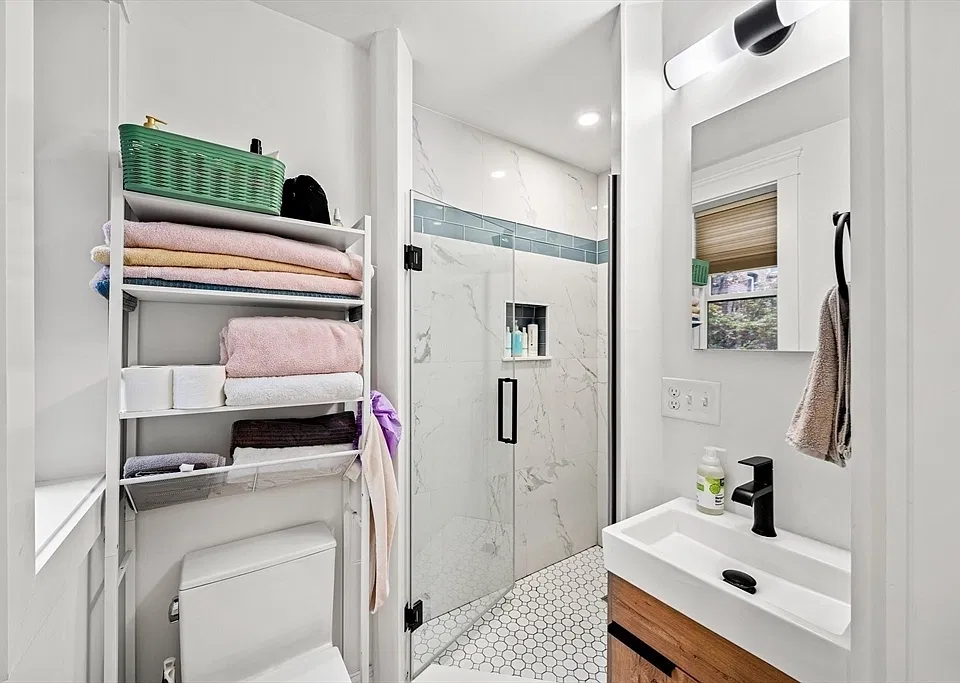 33 Irving St #4