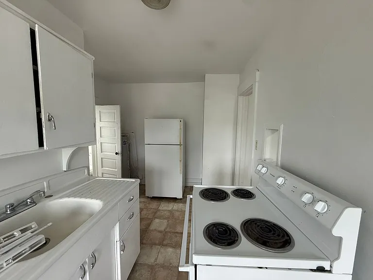 100 S College Ave #11 — Photo 1