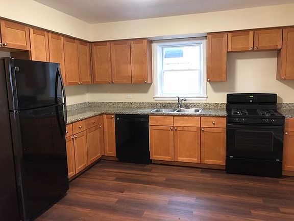 3rd image of 9323 S Richmond Ave