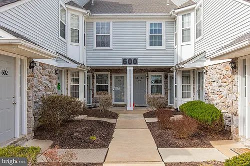 604 Mews Dr Photo 1