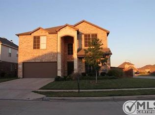 10900 Middleglen Rd, Haslet, TX 76052