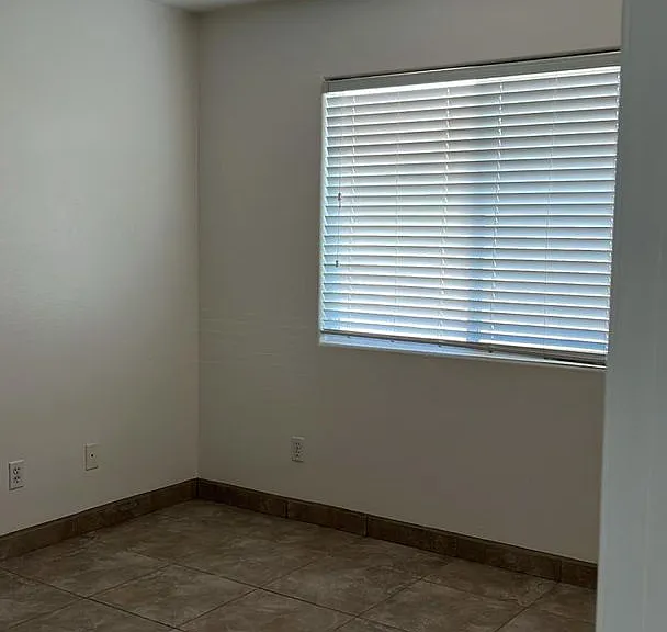 27665 Durant St — Photo 12