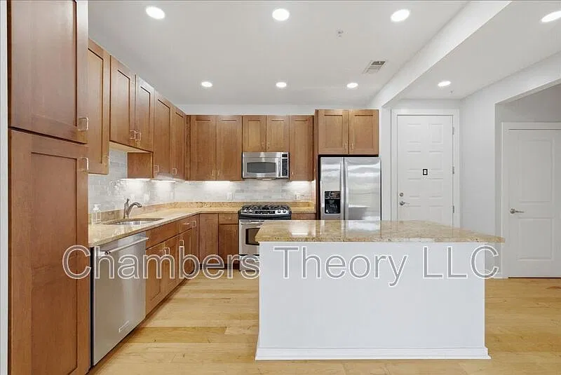 2 bed, 2.0 bath, 1228 sqft, $3,400 — Photo 4