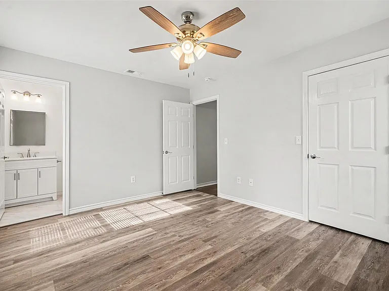 326 S Bell Dr — Photo 10
