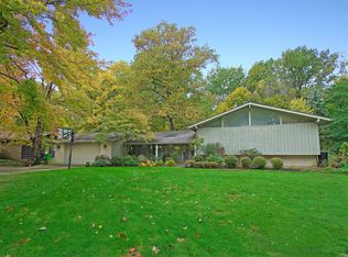 1199 Berwick Ln, South Euclid, OH