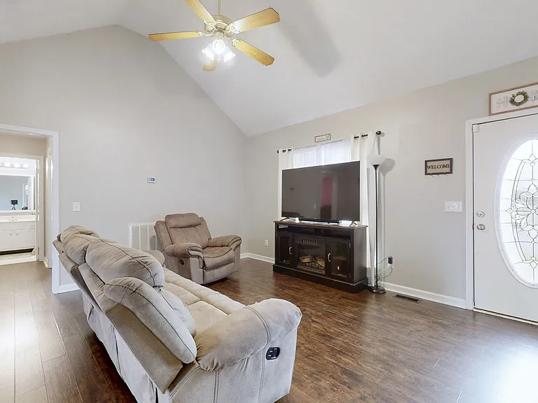 2553 Hillingdon Dr — Photo 4
