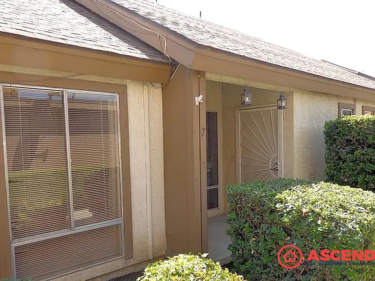 4901 Belle Ter #7 — Photo 1