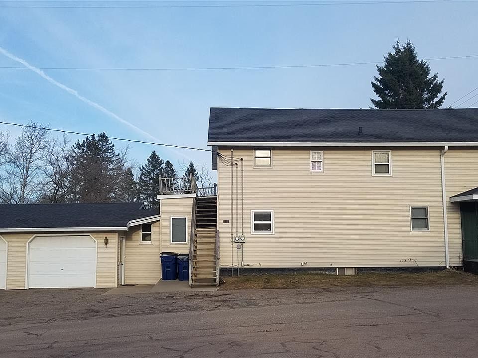 2nd image of 140 Grand Ave E