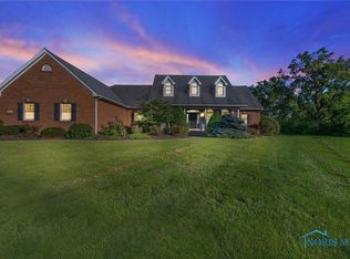 712 Grandview Ct, Elmore, OH 43416