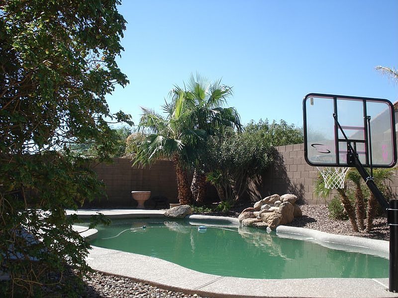 1st image of 43338 W Hillman Dr