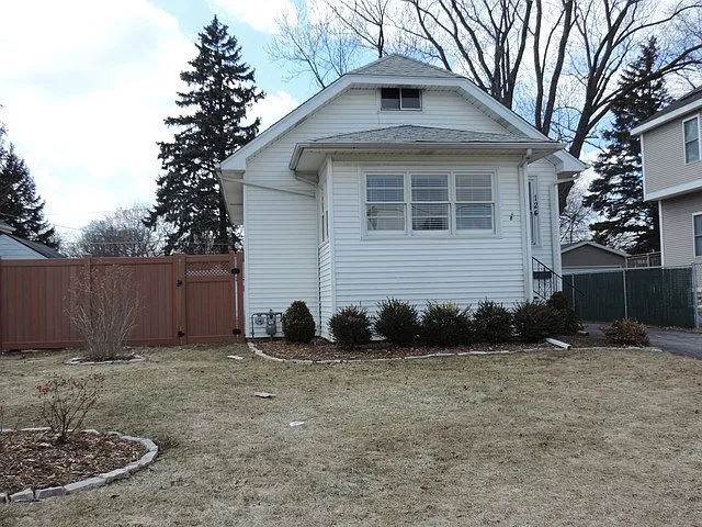 124 Oakland Ave photo 1