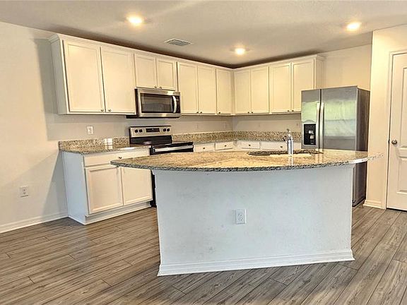 4th image of 667 BAY LEAF DRIVE