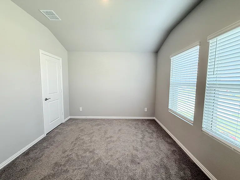 2215 Gustavus Dr — Photo 11