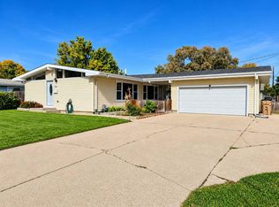1812 2nd Ave NW, Minot, ND 58703