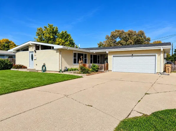 1812 2nd Ave NW, Minot, ND 58703