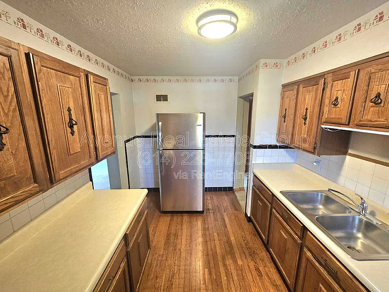 8883 Saint Cyr Dr — Photo 4