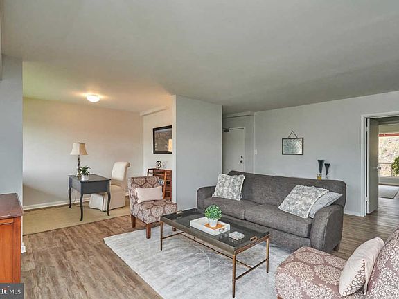 5th image of 216 Park Terrace Ct SE APT 98