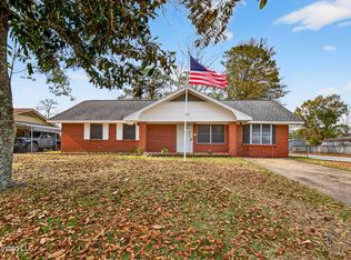 6505 Lancaster Blvd, Ocean Springs, MS 39564