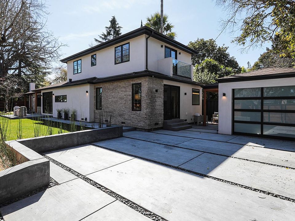 2nd image of 2388 Louis Rd