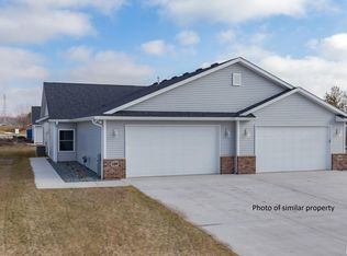 129 Beacon Harbor Cir, East Moline, IL 61244