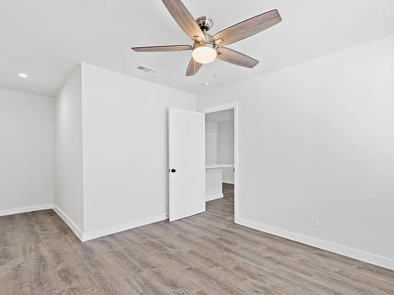 3921 Rawlins — Photo 11