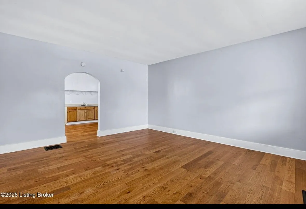Studio, $1,200 — Photo 4