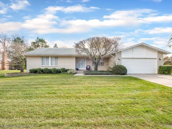 1915 Chatham Dr, Troy, MI 48084