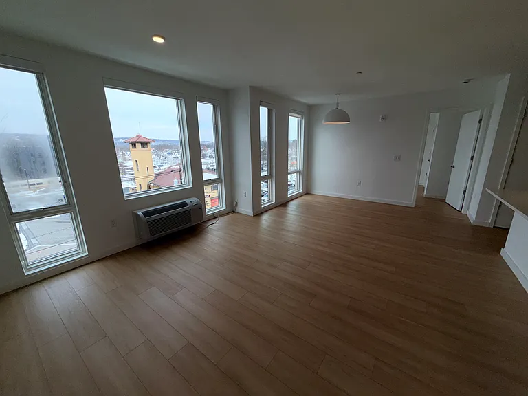 1008 South Ave #401 — Photo 4