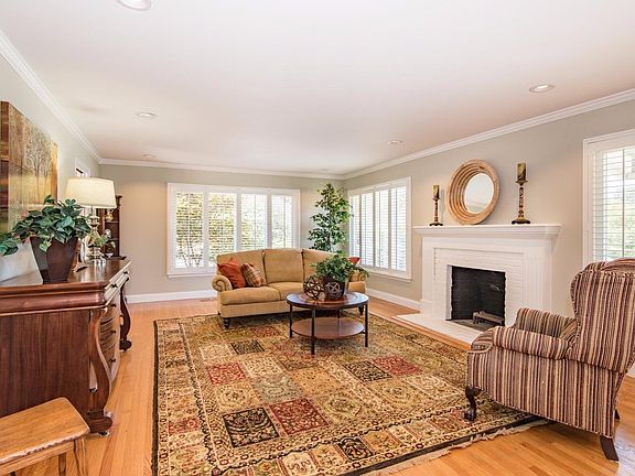 3rd image of 2361 Vera Ave
