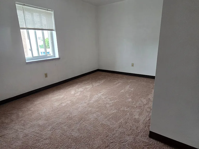 155 Pearl St — Photo 12