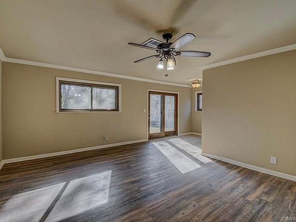 2nd image of 2929 Jonathan Ln