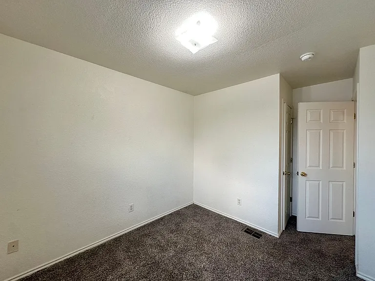 4004 Eula Bea Ct — Photo 12