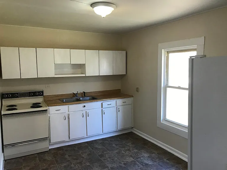 189 Elberton St — Photo 5