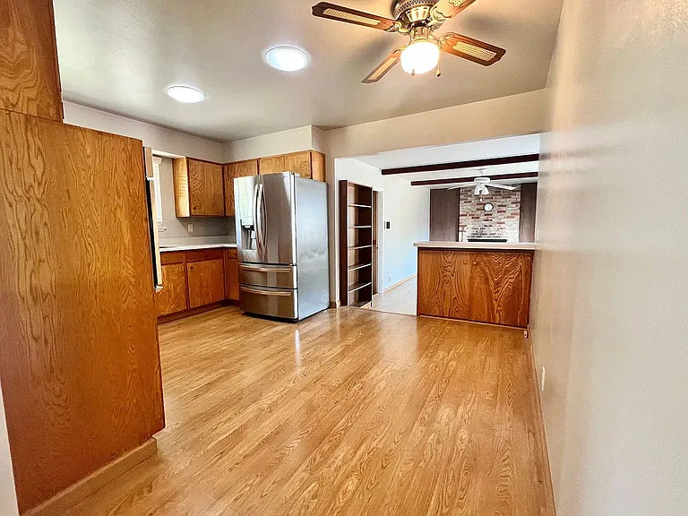 6610 Canterbury Ct — Photo 11