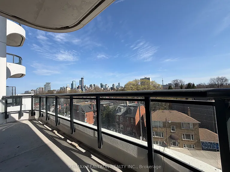 322 Dupont St #502 — Photo 28
