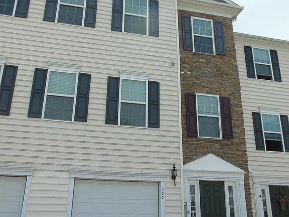 3rd image of 220 Bardel Dr