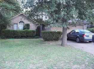 700 Windwood Way, Azle, TX 76020